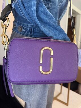 Marc Jacobs EUC purple camera bag with new adjustable Mark Jacobs strap